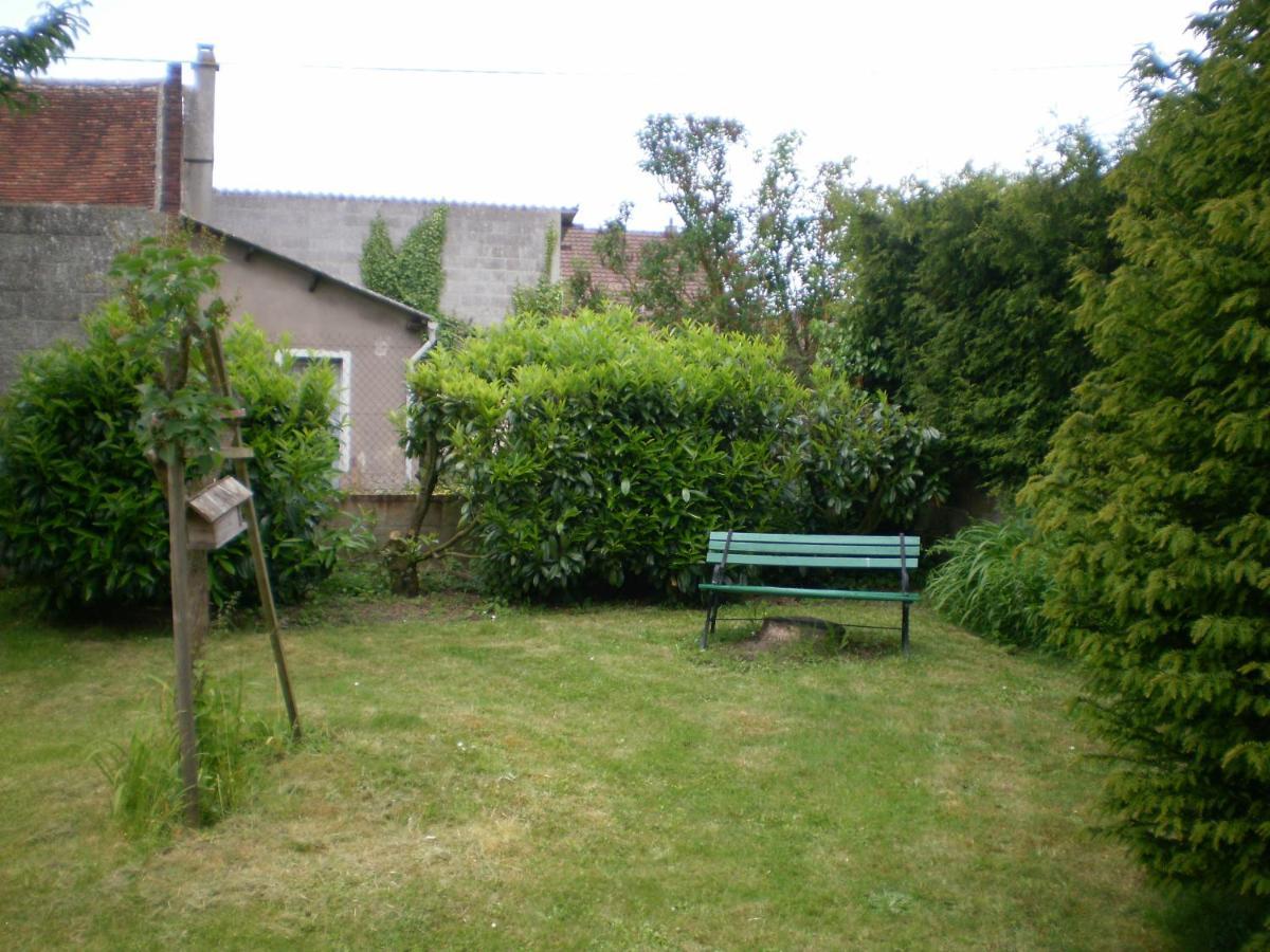 Gite Rural De La Neuville Roy Luaran gambar