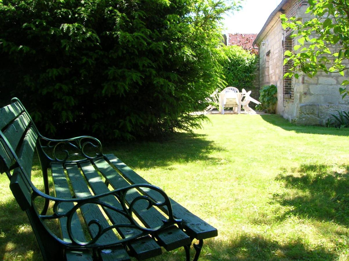 Gite Rural De La Neuville Roy Luaran gambar